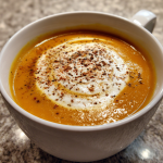 Herbstliche Butternut-Kürbissuppe: Cremiges und Leckeres Comfort Food: mit knusprigen gerösteten Kürbiskernen